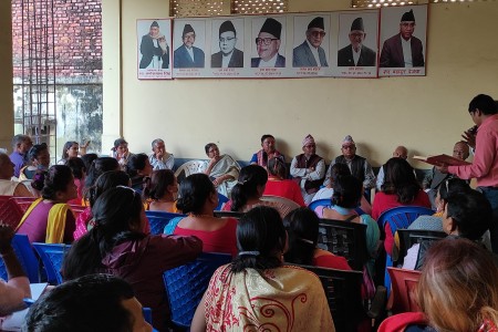 'घर-घर जाउँ-कांग्रेस जिताऔं' अभियानलाई सार्थक बनाउन गिरीको आह्वान